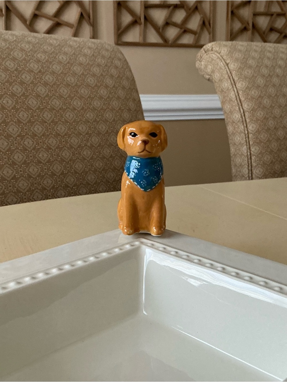 Ceramic Puppy Dog Retriever Labrador Platter Decoration - Blue Bandana 🦴